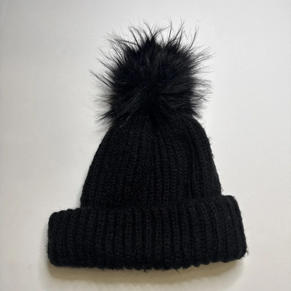 Topshop Black Ribbed‎ Knit Beanie Faux Fur Pom Pom Winter Hat 19E19NBLK